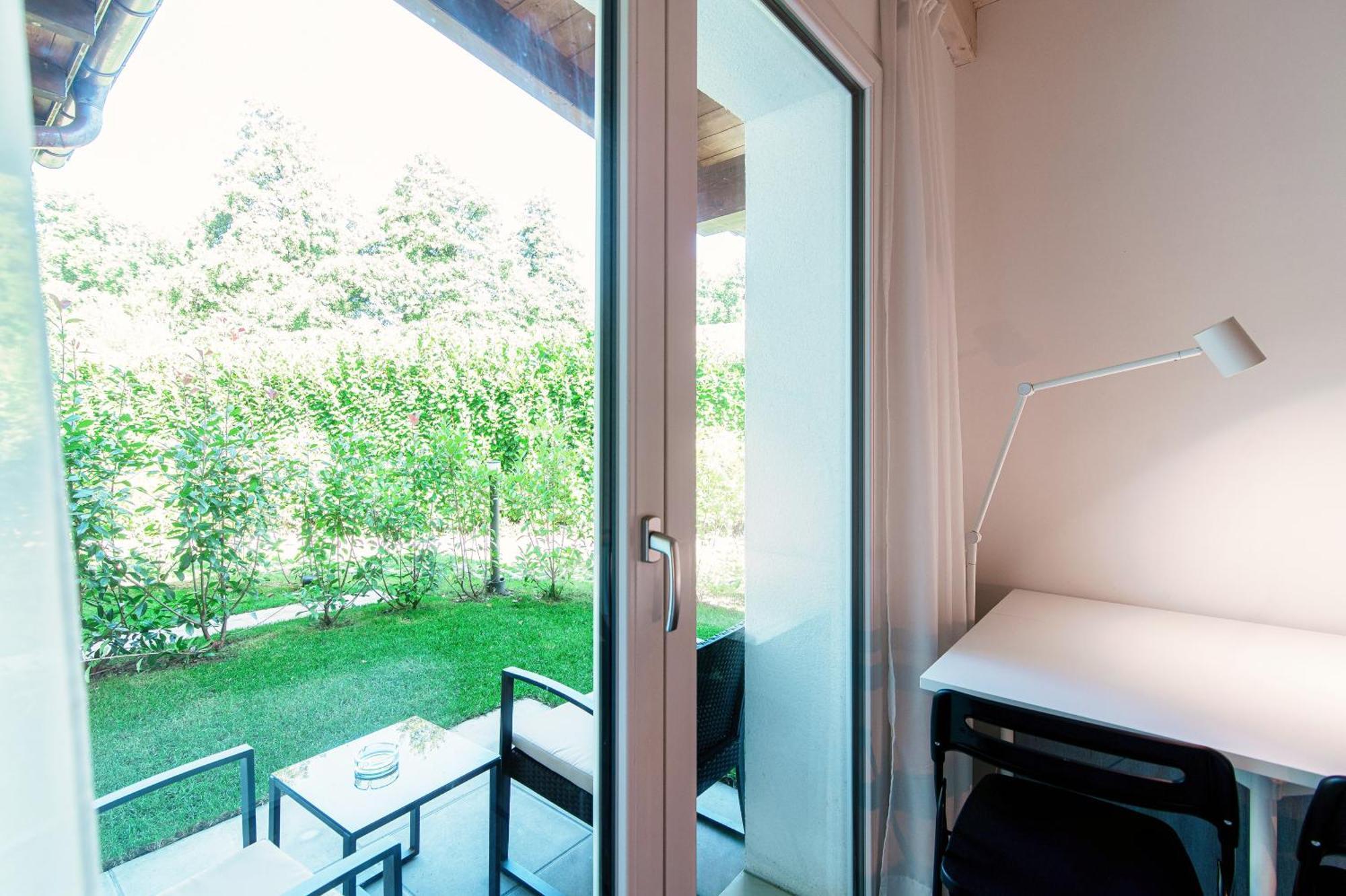 Le Betulle Studios By Quokka 360 - Studio Apartments By The Origlio Lake Ngoại thất bức ảnh